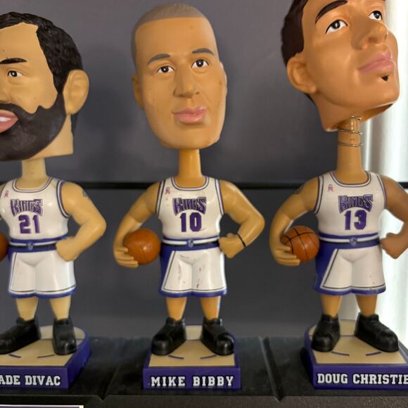 2002 Sacramento Kings Carl’s Jr. Series Bobblehead with Stand - Picture 5 of 7